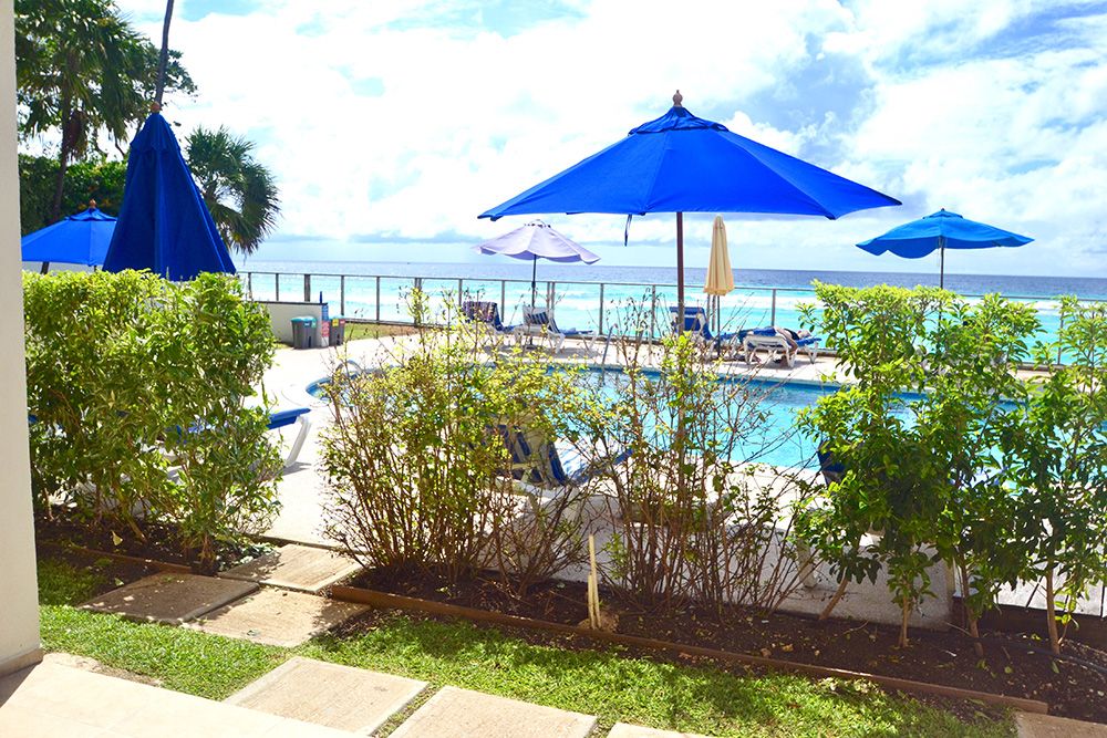 Paradise Poolside Suite